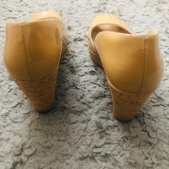 💕Via Spiga Beige Wedges - Picture 4 of 5